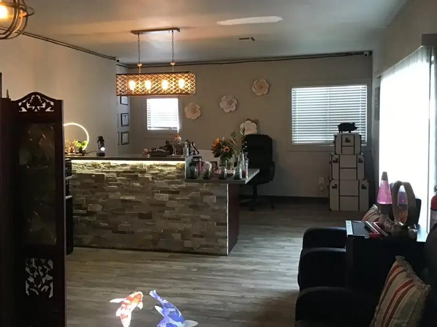 Front reception and waiting area at Diamond Spa Massage in San Diego CA